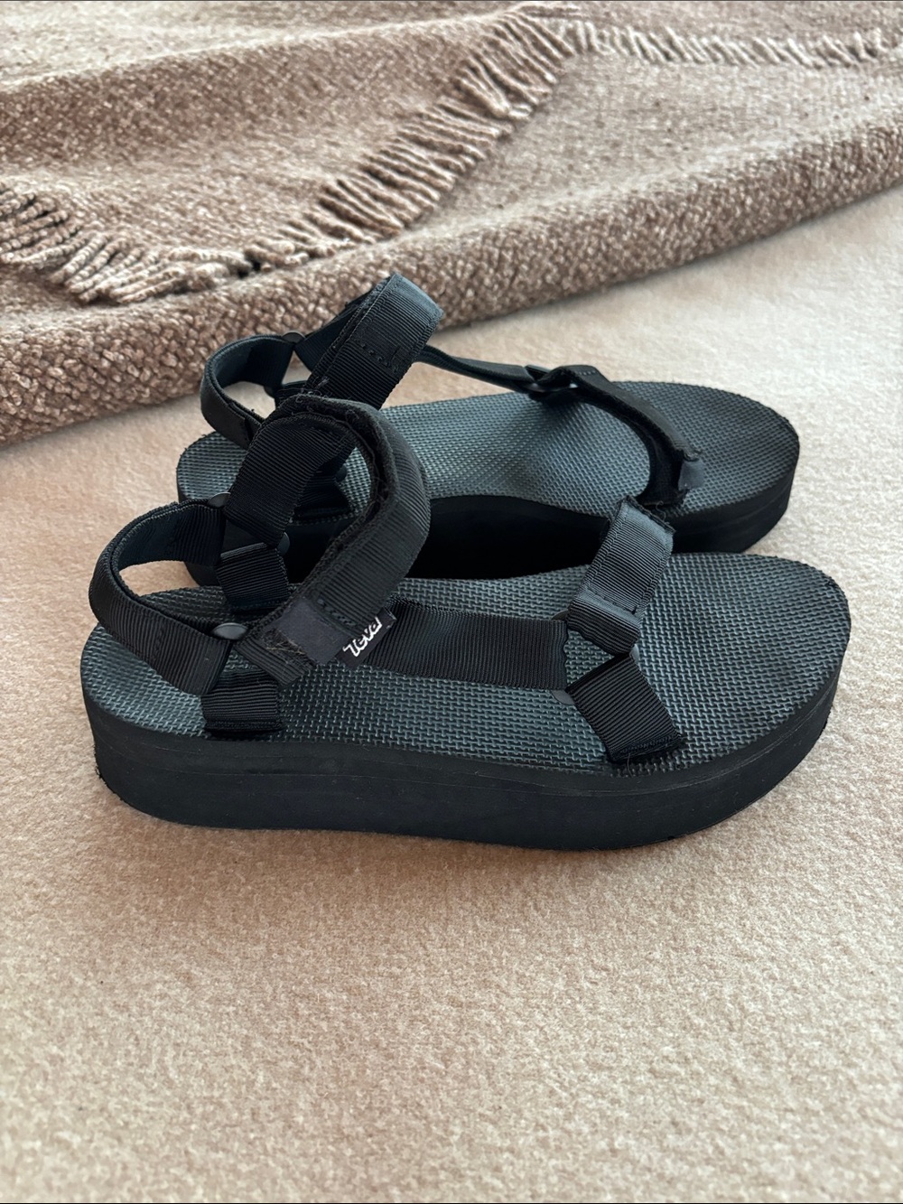 Platform Teva Sandals